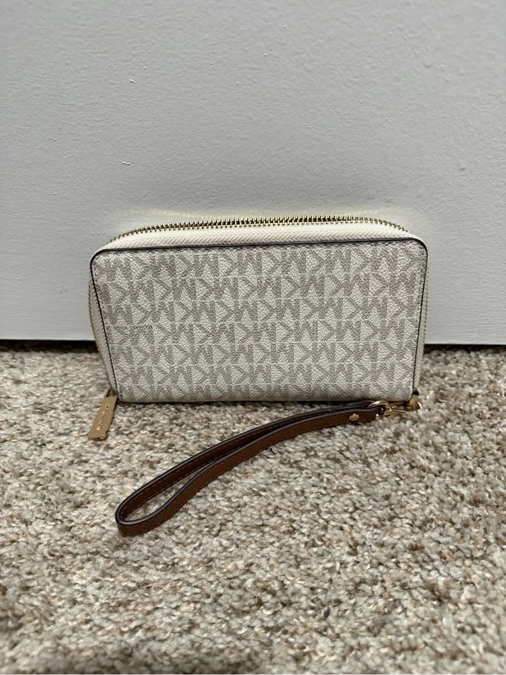 NWOT Michael Kors Cream and Light Gray MK Logo Wristlet with Gold Hardware